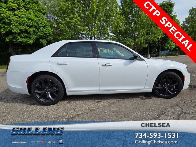 2023 Chrysler 300 Touring
