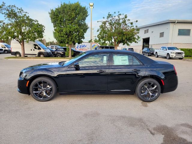 2023 Chrysler 300 Touring