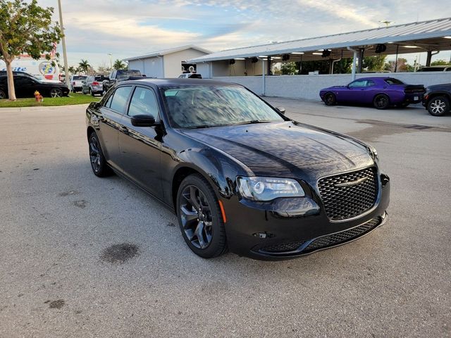 2023 Chrysler 300 Touring