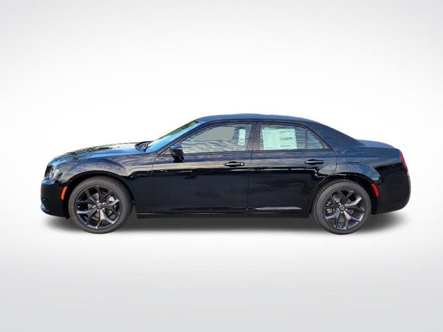 2023 Chrysler 300 Touring