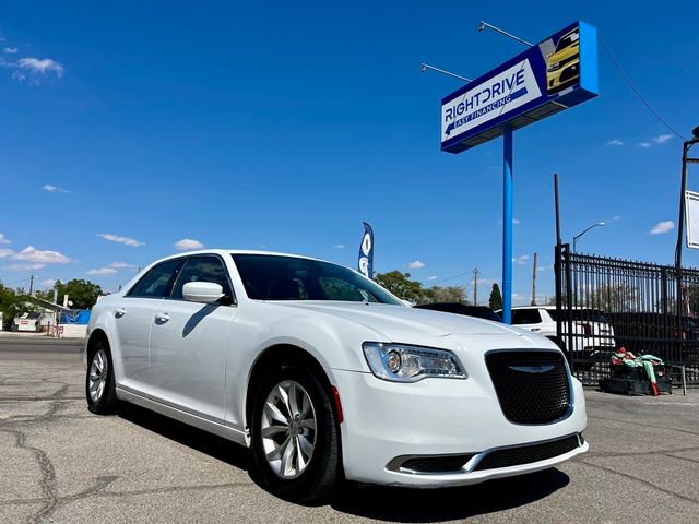 2023 Chrysler 300 Touring