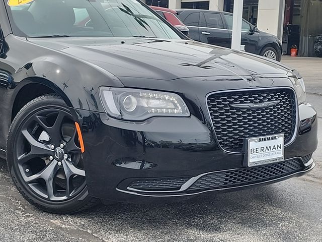 2023 Chrysler 300 Touring