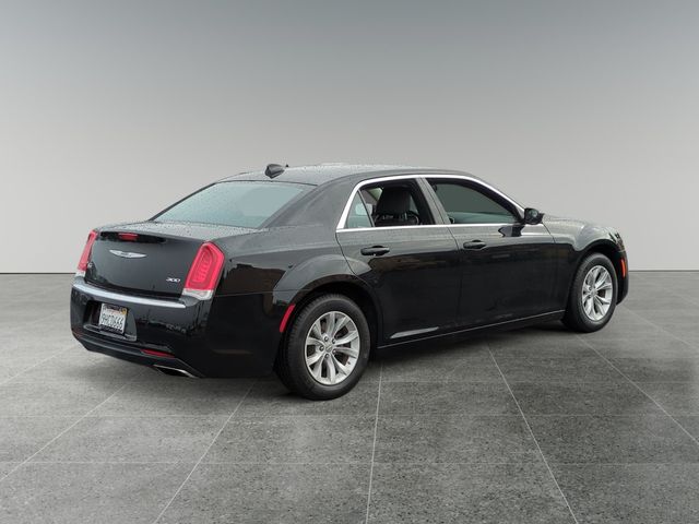 2023 Chrysler 300 Touring