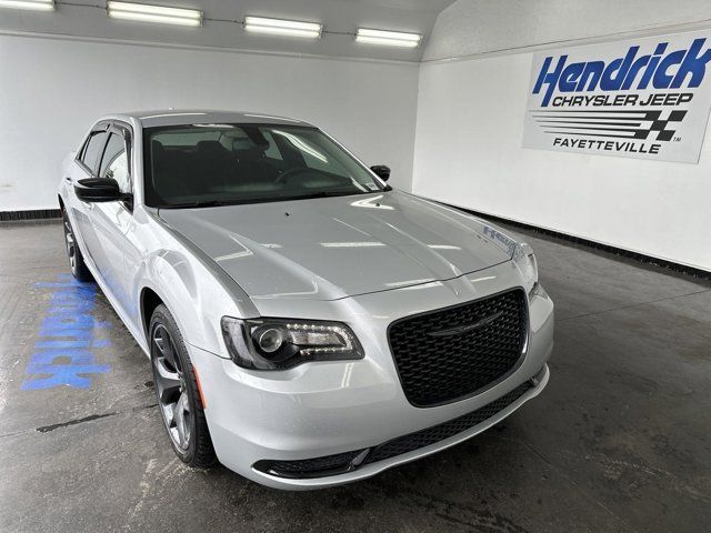 2023 Chrysler 300 Touring