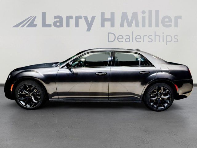 2023 Chrysler 300 Touring