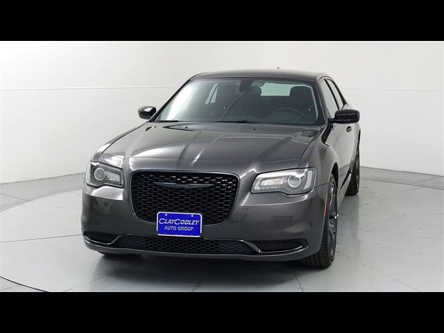 2023 Chrysler 300 Touring