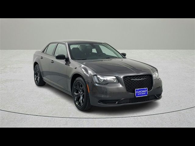 2023 Chrysler 300 Touring