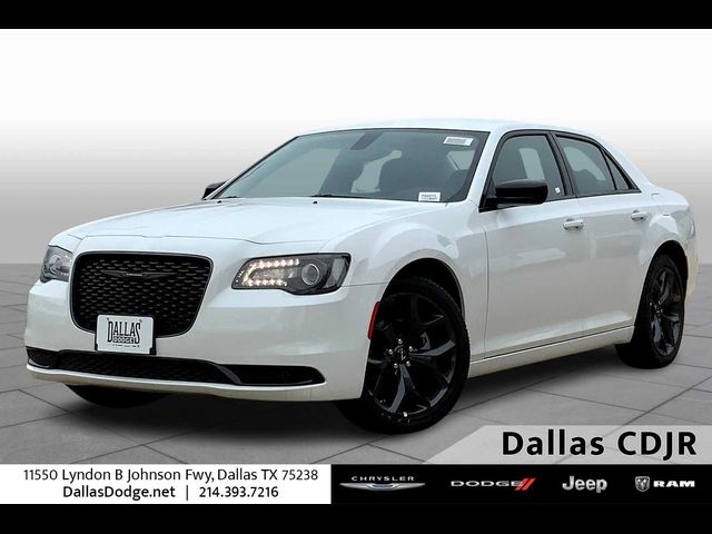 2023 Chrysler 300 Touring