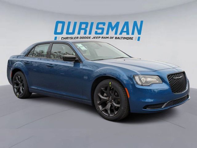 2023 Chrysler 300 Touring