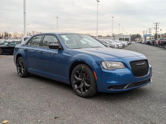 2023 Chrysler 300 Touring