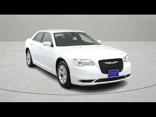 2023 Chrysler 300 Touring