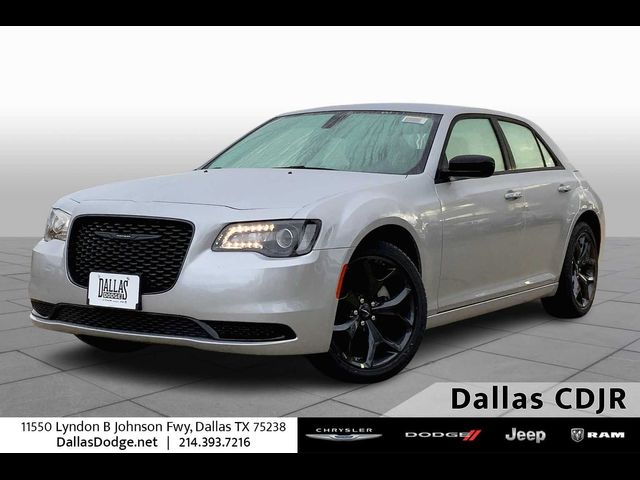 2023 Chrysler 300 Touring