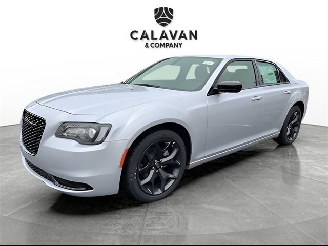 2023 Chrysler 300 Touring