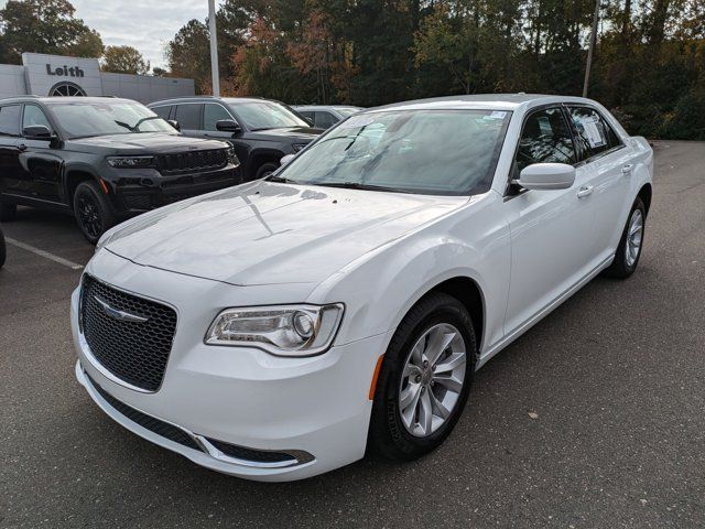 2023 Chrysler 300 Touring