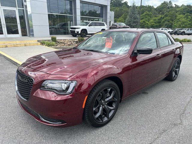 2023 Chrysler 300 Touring