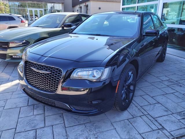 2023 Chrysler 300 Touring