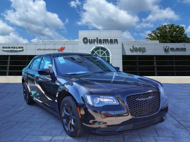 2023 Chrysler 300 Touring