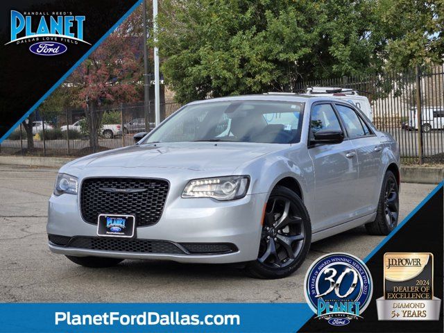 2023 Chrysler 300 Touring