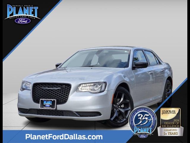 2023 Chrysler 300 Touring