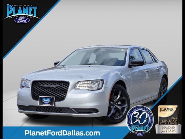 2023 Chrysler 300 Touring