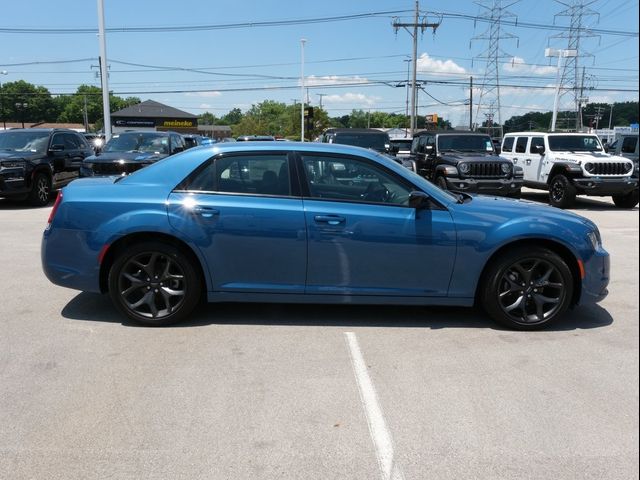 2023 Chrysler 300 Touring