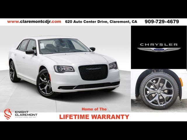 2023 Chrysler 300 Touring