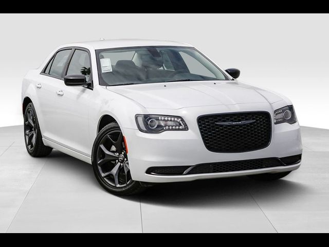 2023 Chrysler 300 Touring