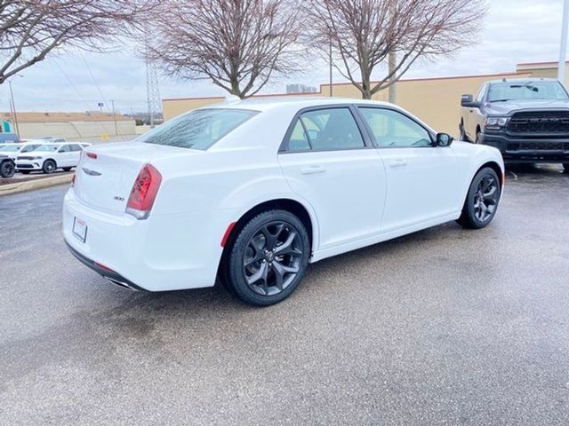 2023 Chrysler 300 Touring