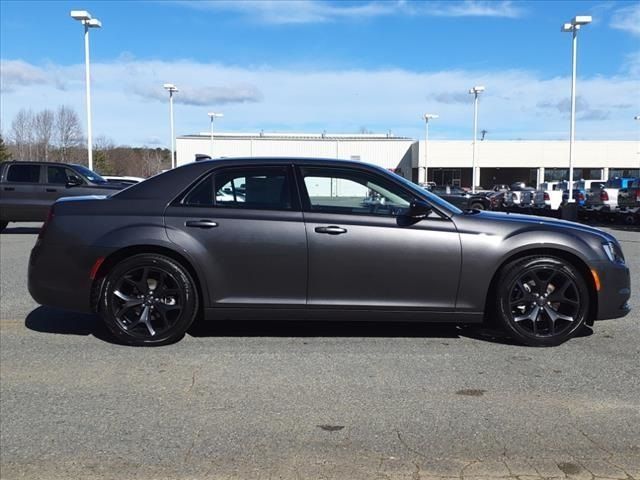 2023 Chrysler 300 Touring