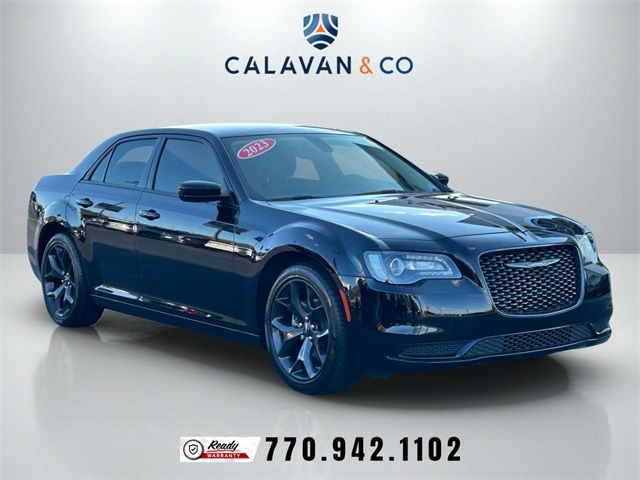 2023 Chrysler 300 Touring