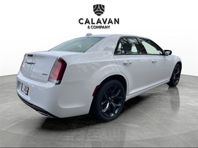 2023 Chrysler 300 Touring