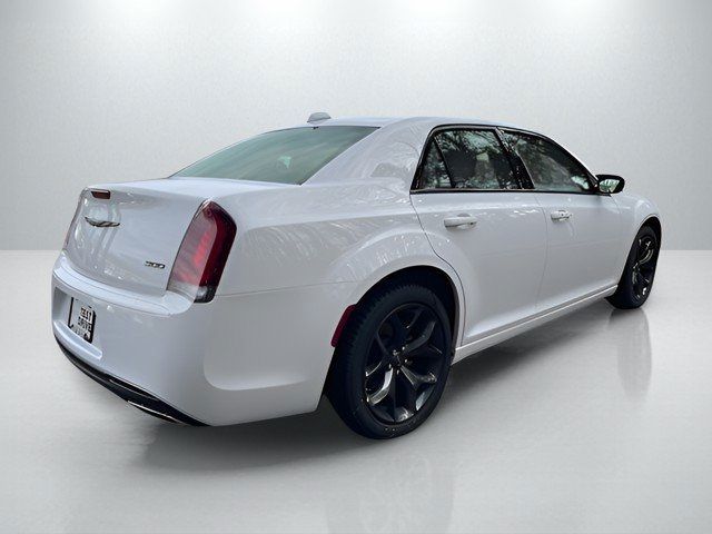 2023 Chrysler 300 Touring