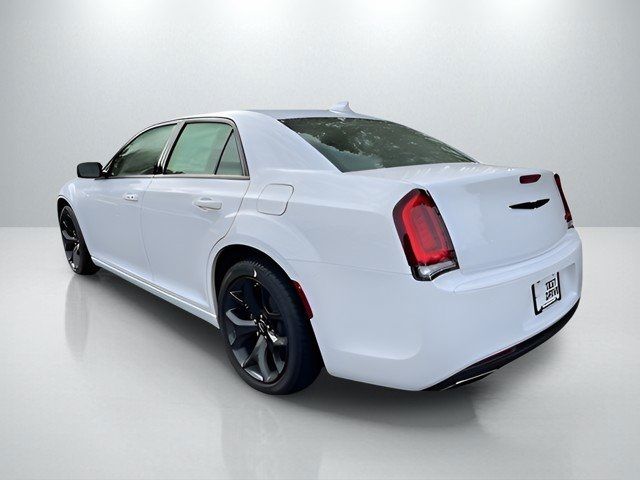 2023 Chrysler 300 Touring