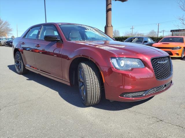 2023 Chrysler 300 Touring