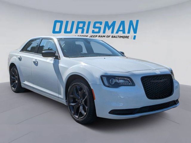 2023 Chrysler 300 Touring