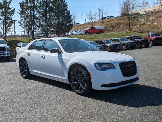 2023 Chrysler 300 Touring