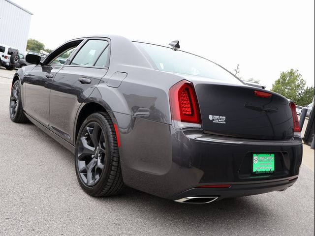 2023 Chrysler 300 Touring