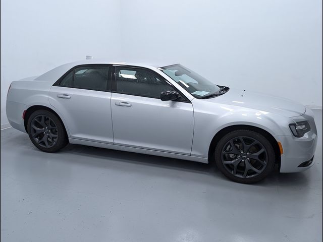 2023 Chrysler 300 Touring