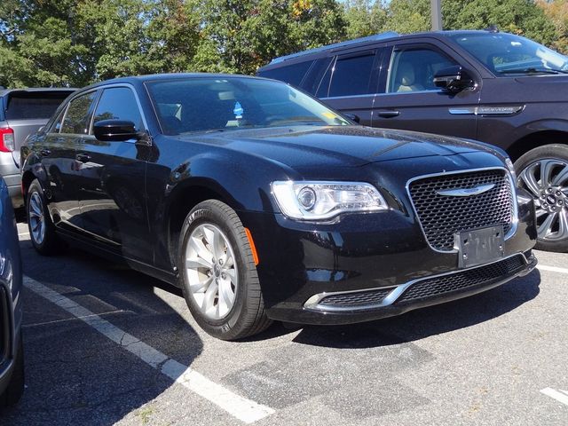 2023 Chrysler 300 Touring
