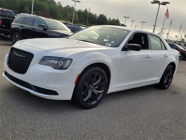 2023 Chrysler 300 Touring