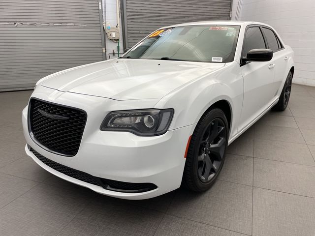 2023 Chrysler 300 Touring