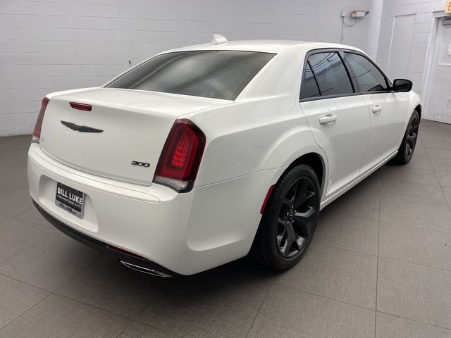 2023 Chrysler 300 Touring