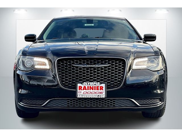 2023 Chrysler 300 Touring