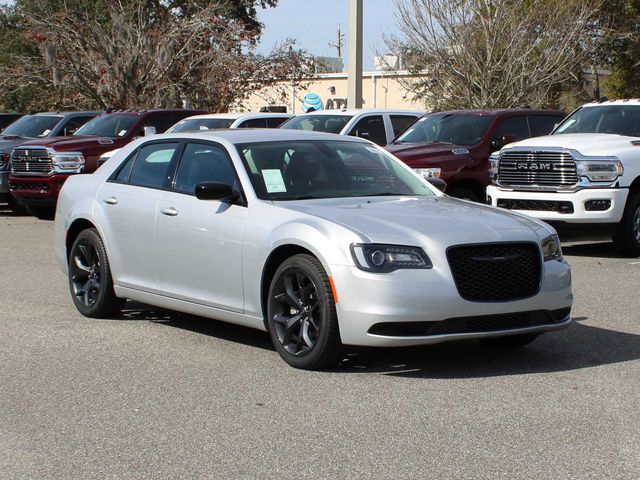 2023 Chrysler 300 Touring