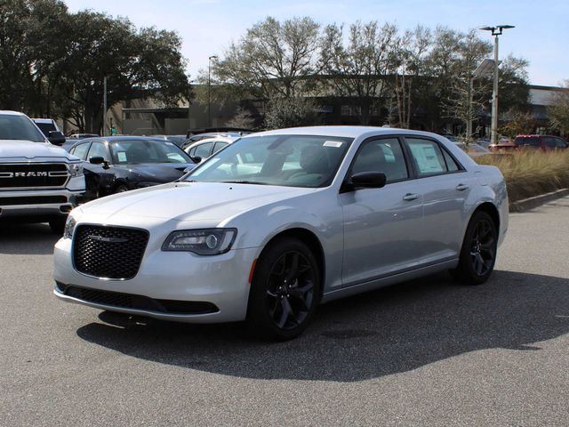 2023 Chrysler 300 Touring