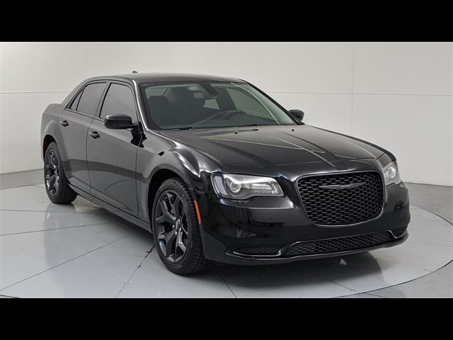 2023 Chrysler 300 Touring