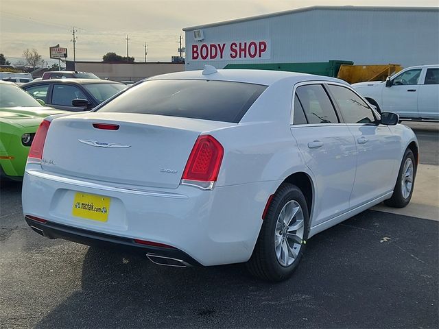 2023 Chrysler 300 Touring