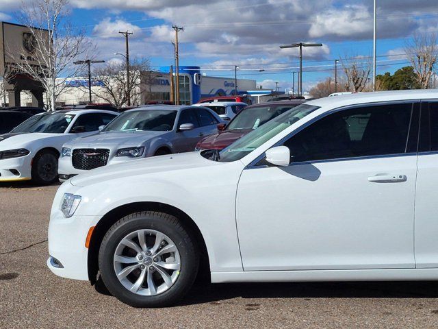 2023 Chrysler 300 Touring