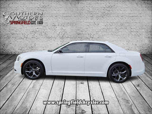 2023 Chrysler 300 Touring