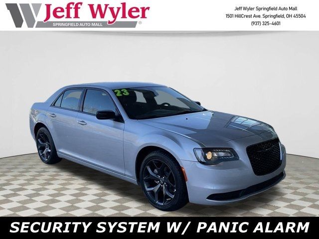 2023 Chrysler 300 Touring